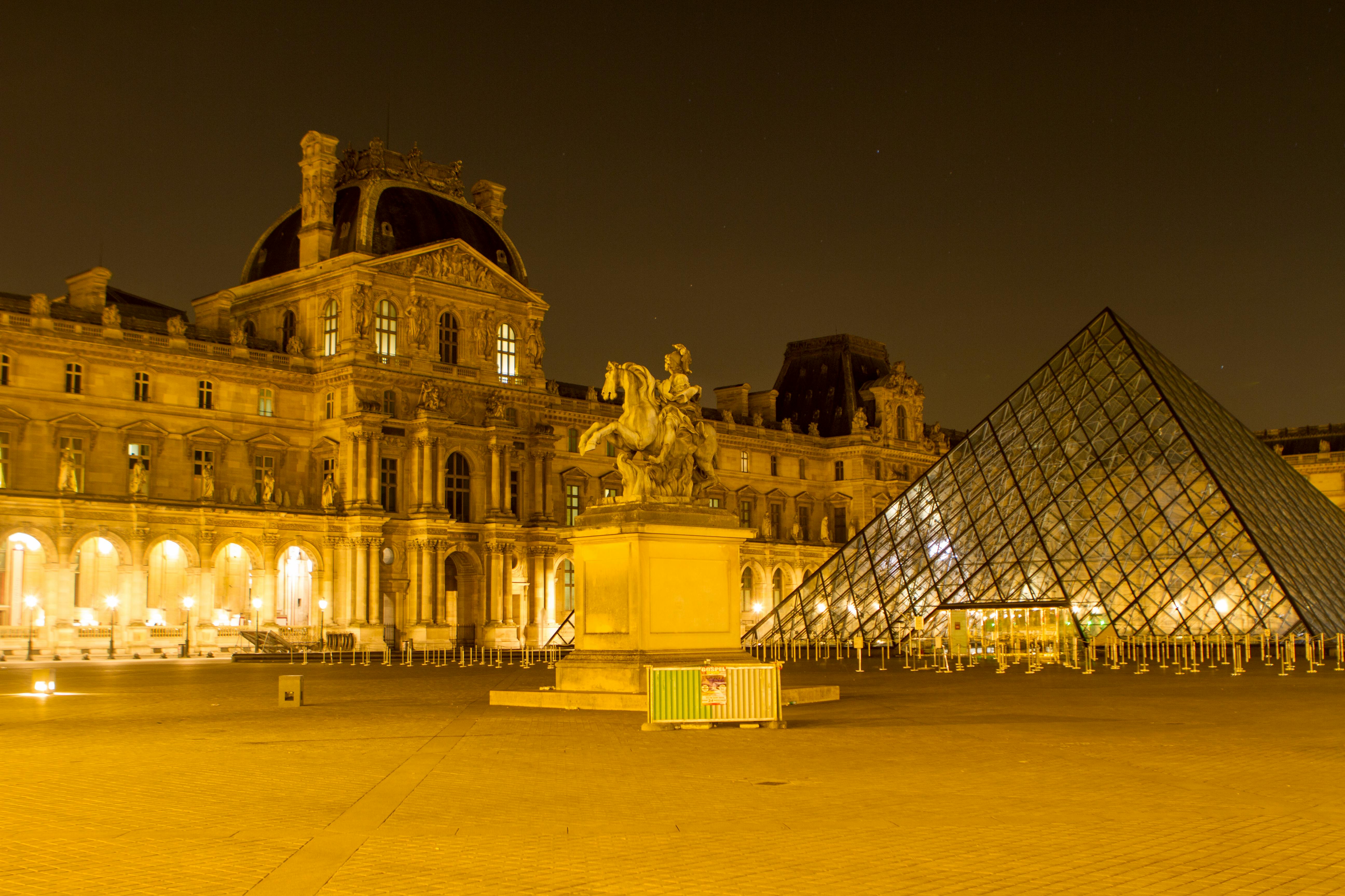 City Highlights & Seine River Cruise