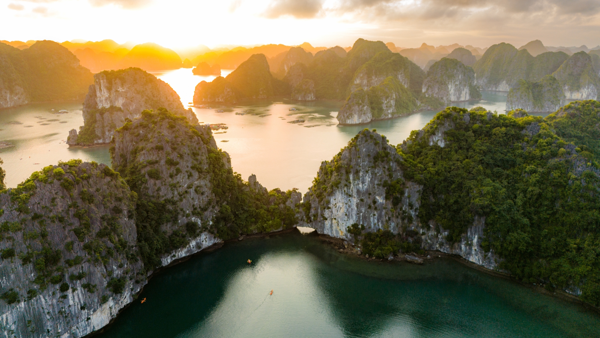 Halong Bay Cruise Experience