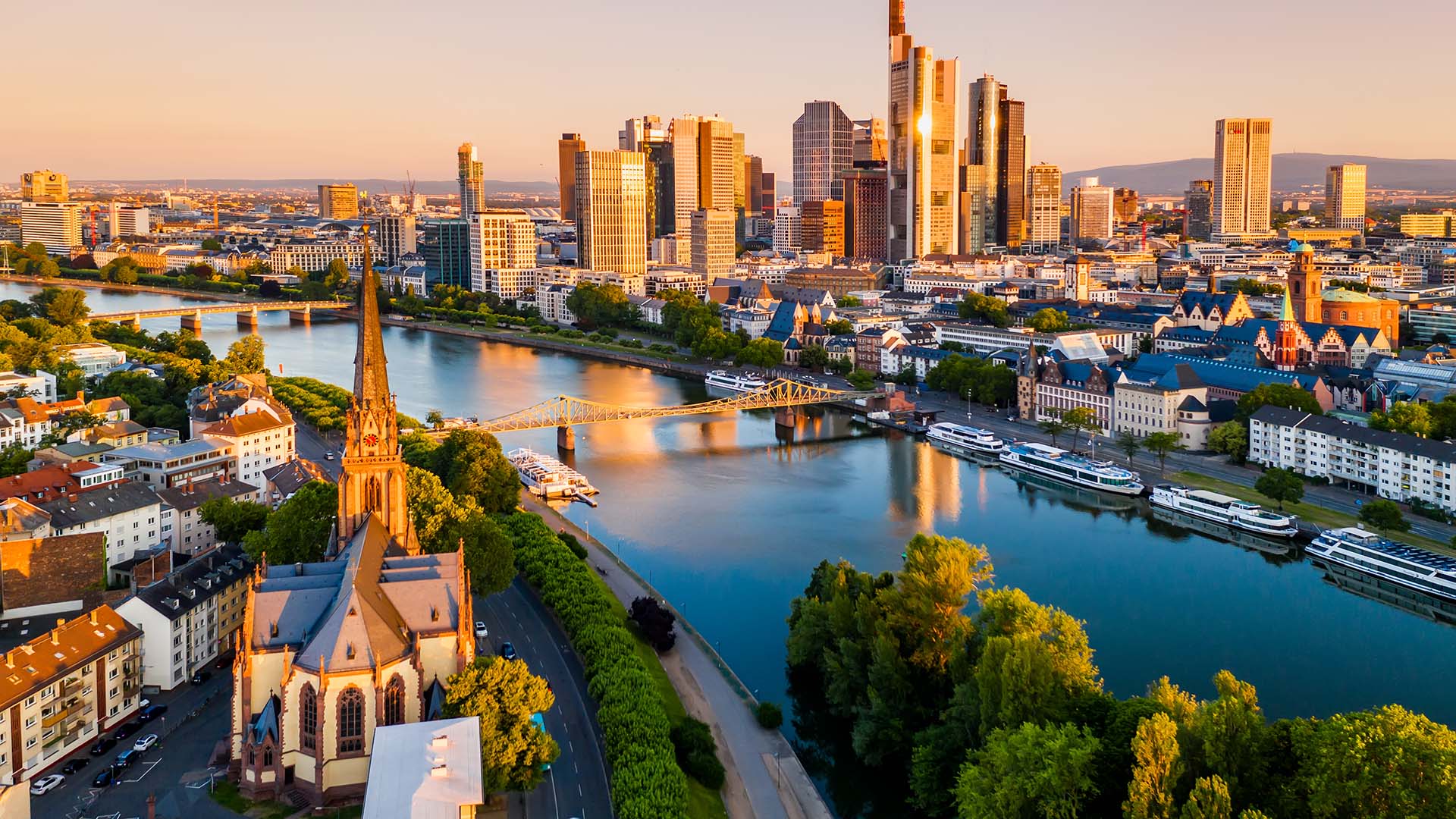 Cologne Cathedral & Frankfurt Highlights